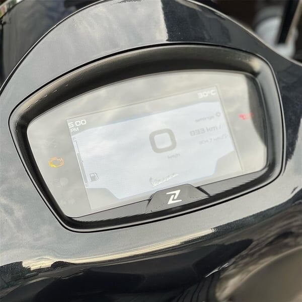 VESPA GTS HPE SÜPER TECH GÖSTERGE ÇERÇEVESİ