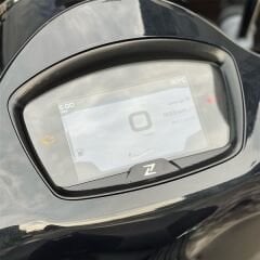 VESPA GTS HPE SÜPER TECH GÖSTERGE ÇERÇEVESİ