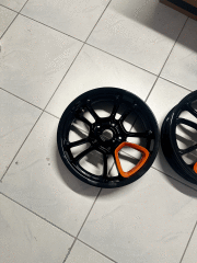 VESPA GTS TURUNCU JANT TAKIMI
