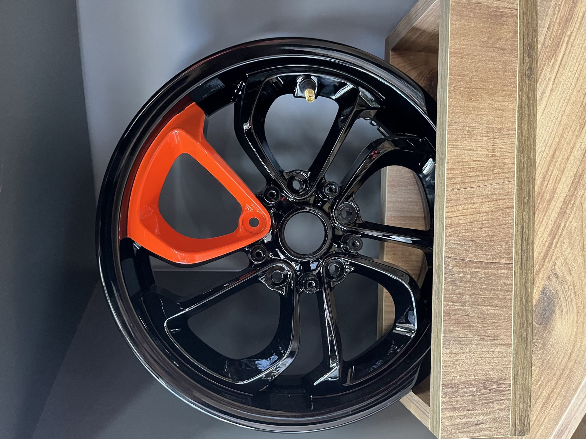 VESPA GTV  TURUNCU JANT TAKIMI