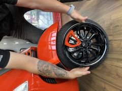 VESPA GTV  TURUNCU JANT TAKIMI