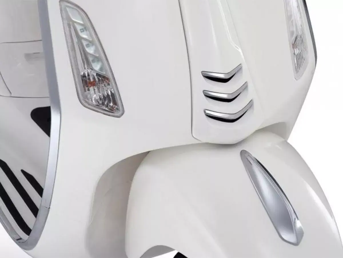 VESPA PRİMAVERA ÖN ÇAMURLUK ÜSTÜ NİKELAJI GAGA ESKİ MODEL