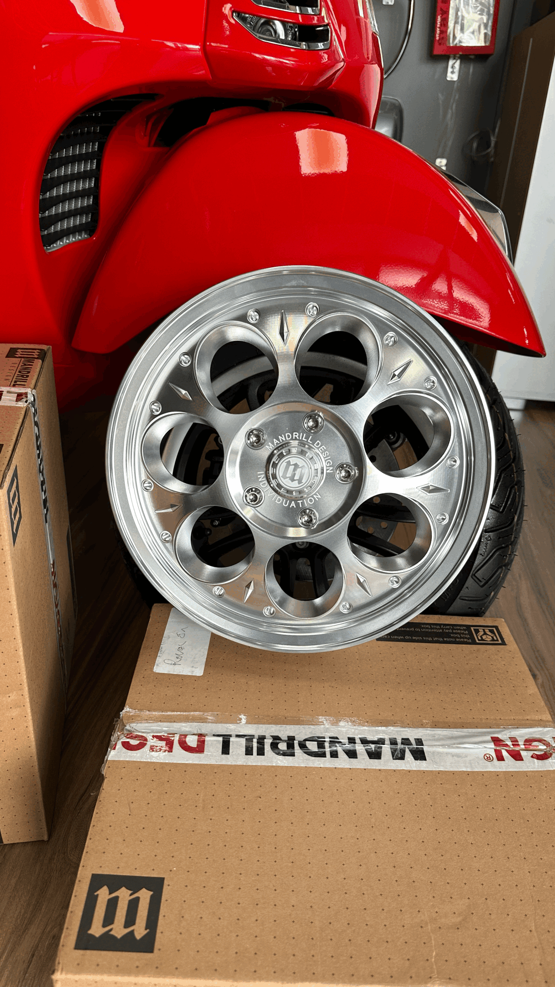 VESPA GTS VE GTV MANDRİLL ROMA JANT TAKIMI 12 İNÇ