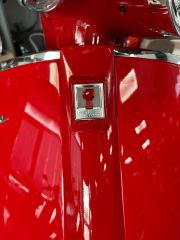 VESPA ÖN AMBLEM MARUS