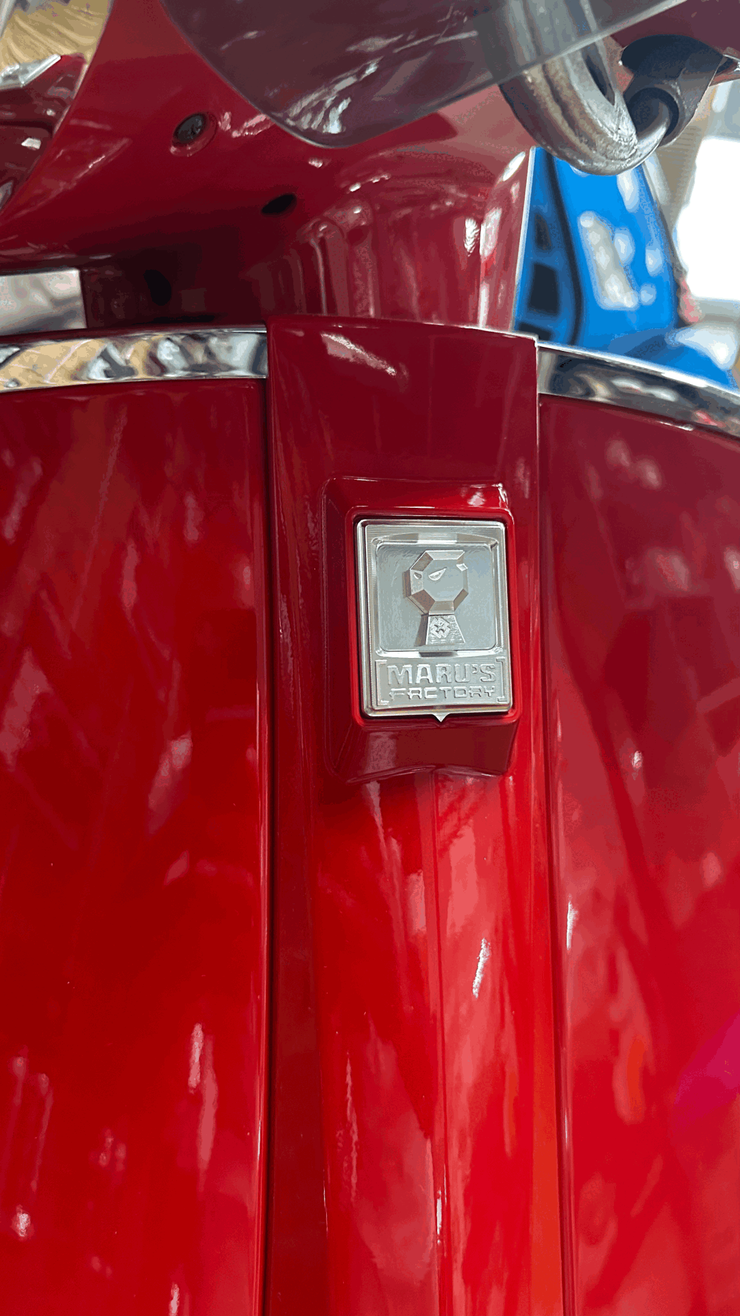 VESPA ÖN AMBLEM MARUS