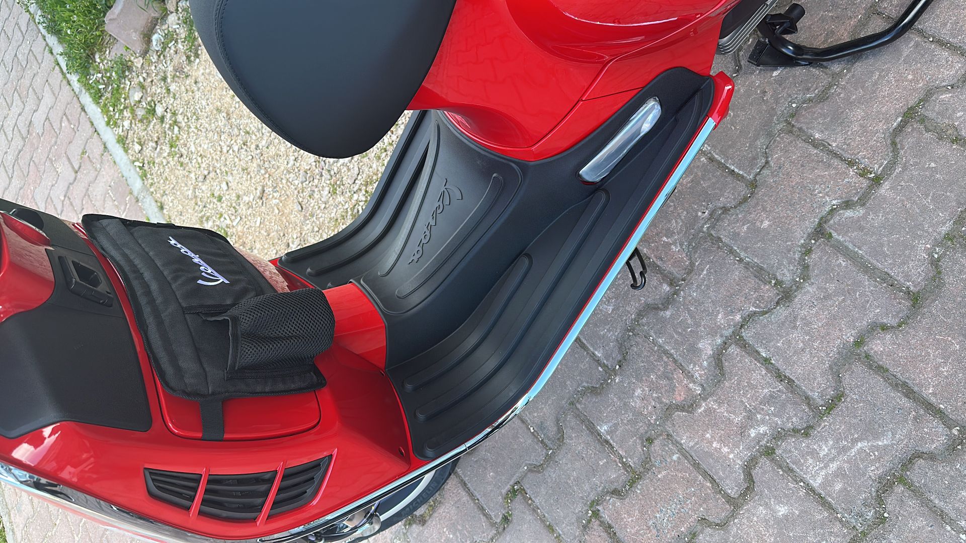 VESPA GTS VE GTV PASPAS SIYAH YENI 2023 MODELLER iÇiN