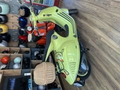 VESPA 946 ÇANTA BAGLAMA APARATI