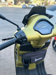 VESPA GTS 2023 MODEL ANAHTAR ÜNİTESİ PARLAK SİYAH BUTONLAR