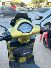 VESPA GTS 2023 MODEL ANAHTAR ÜNİTESİ PARLAK SİYAH BUTONLAR