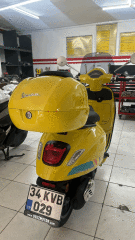 VESPA PRİMAVERA TOPCASE ÇANTA SETİ PARLAK SARI