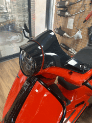 VESPA GTS YENİ MODEL HPE UYUMLU FAR KAŞI 2020 VE 2024 UYUMLU SİYAH