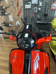 VESPA GTS YENİ MODEL HPE UYUMLU FAR KAŞI 2020 VE 2024 UYUMLU SİYAH
