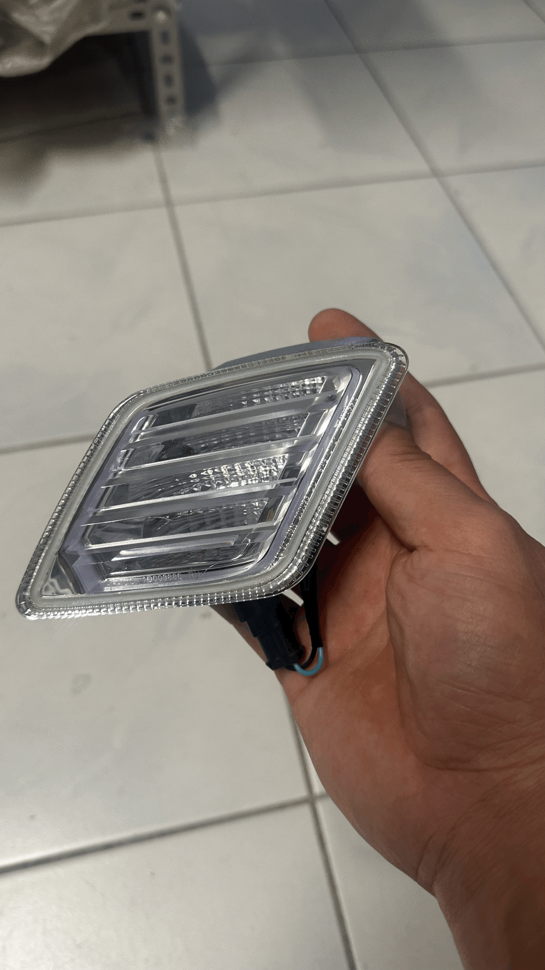 VESPA GTS VE GTV ARKA SAG SİNYAL ANAHTARSIZ 2023 MODEL