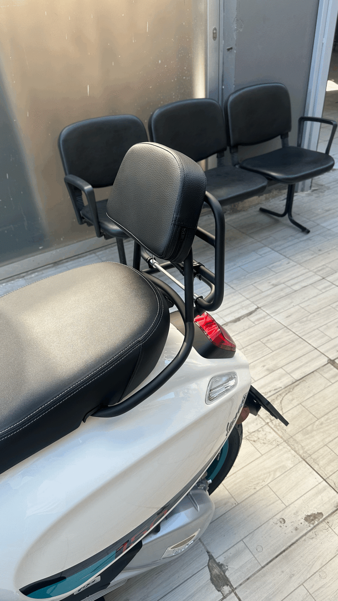 VESPA PRİMAVERA VE SPRİNT SIRT DAYAMA MİNDERİ (DEMİR HARİÇ)