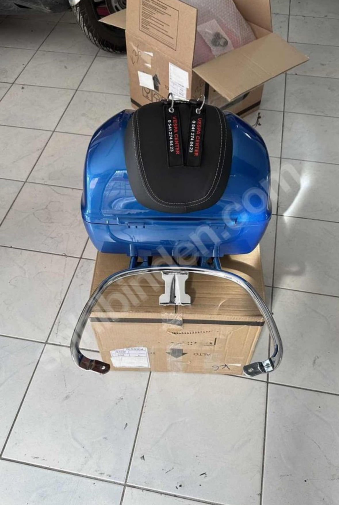 VESPA PRIMAVERA TOPCASE PARLAK MAVI ÇANTA SETI (261)