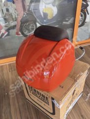 VESPA GTS ÇANTA TOPCASE SET OLARAK DEMIRLi TURUNCU ORANGE A11