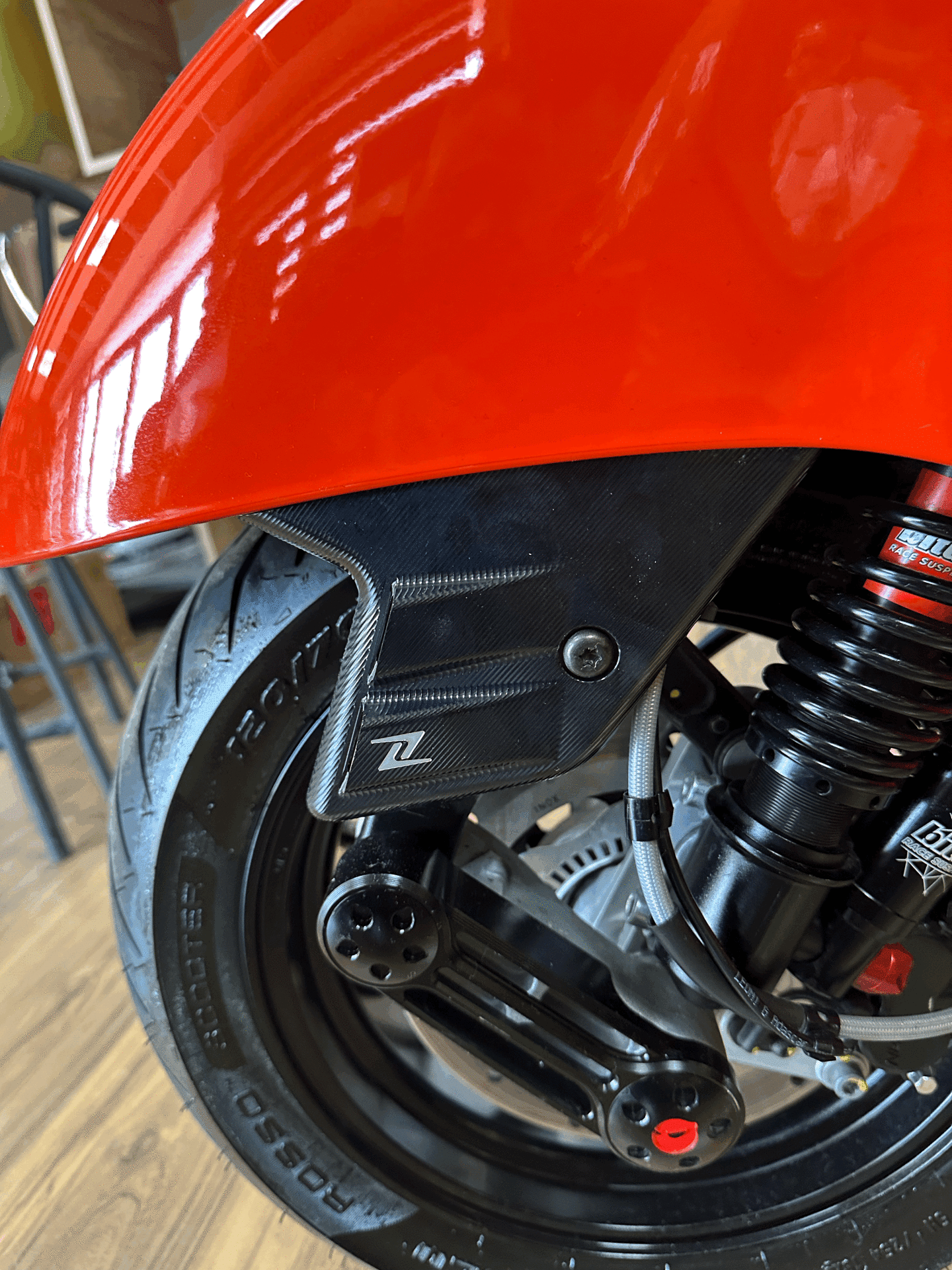 VESPA GTS ZELİONİ AMORTİSÖR PANELİ ANAHTARSIZ MODELLER 2023