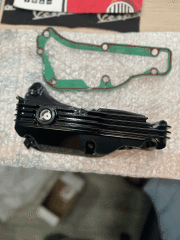 VESPA GTS VE GTV €5 MODELLERİ İÇİN YAĞ GÖSTERGE KAPAĞI