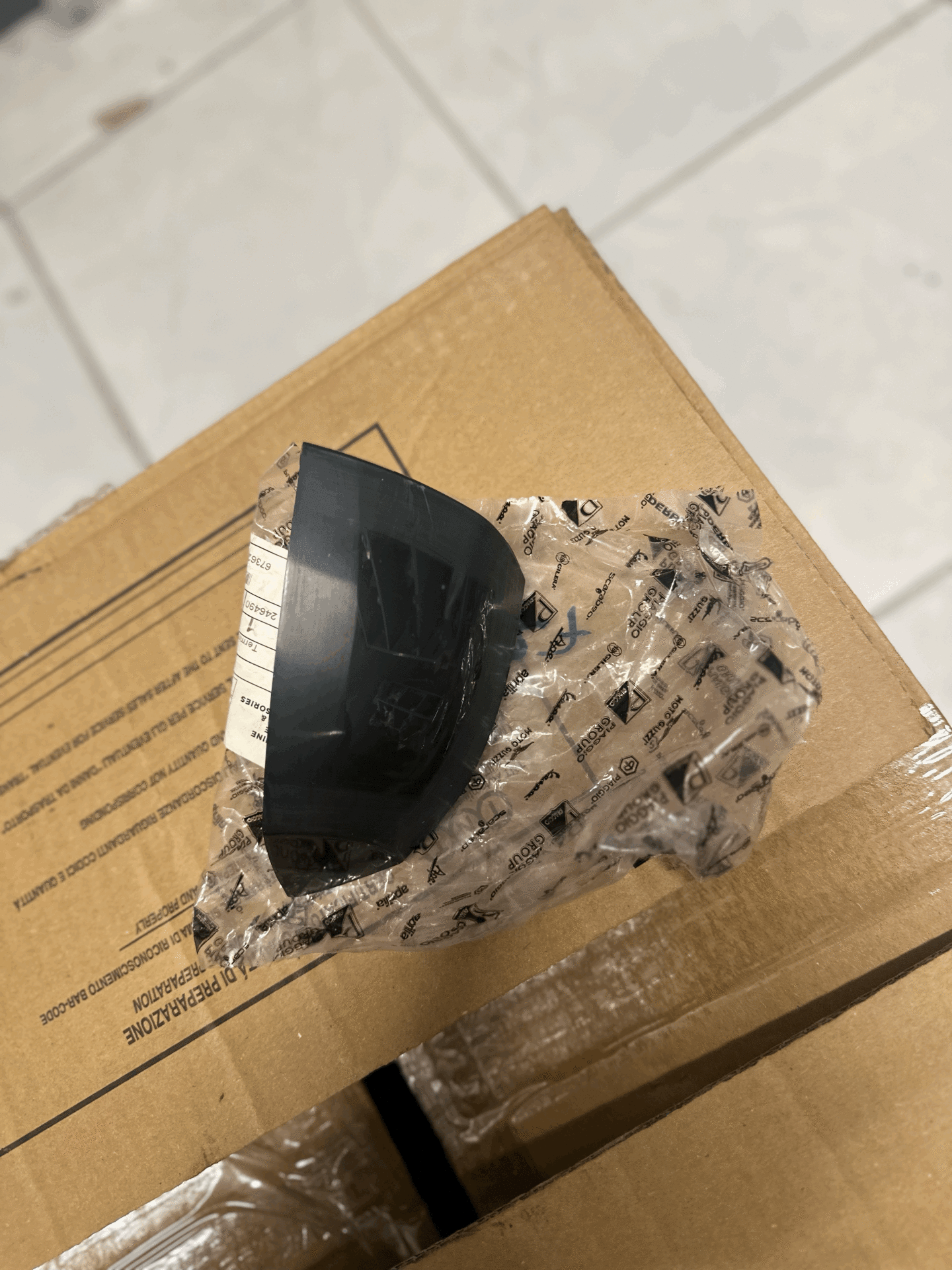 VESPA PRİMAVERA SPRİNT SAG ALT PANEL KÜÇÜK KAPAK