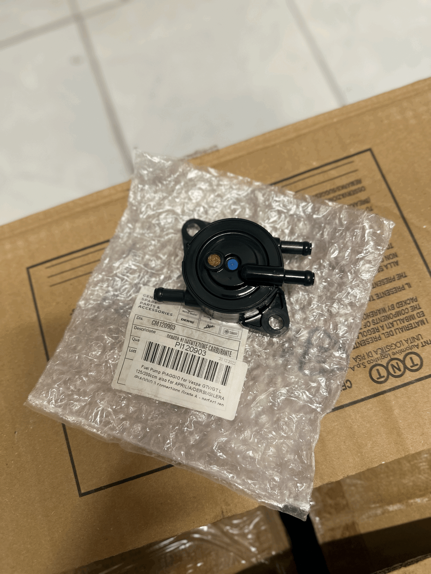 VESPA GT 200 BENZİN POMPASI KOD CM120903