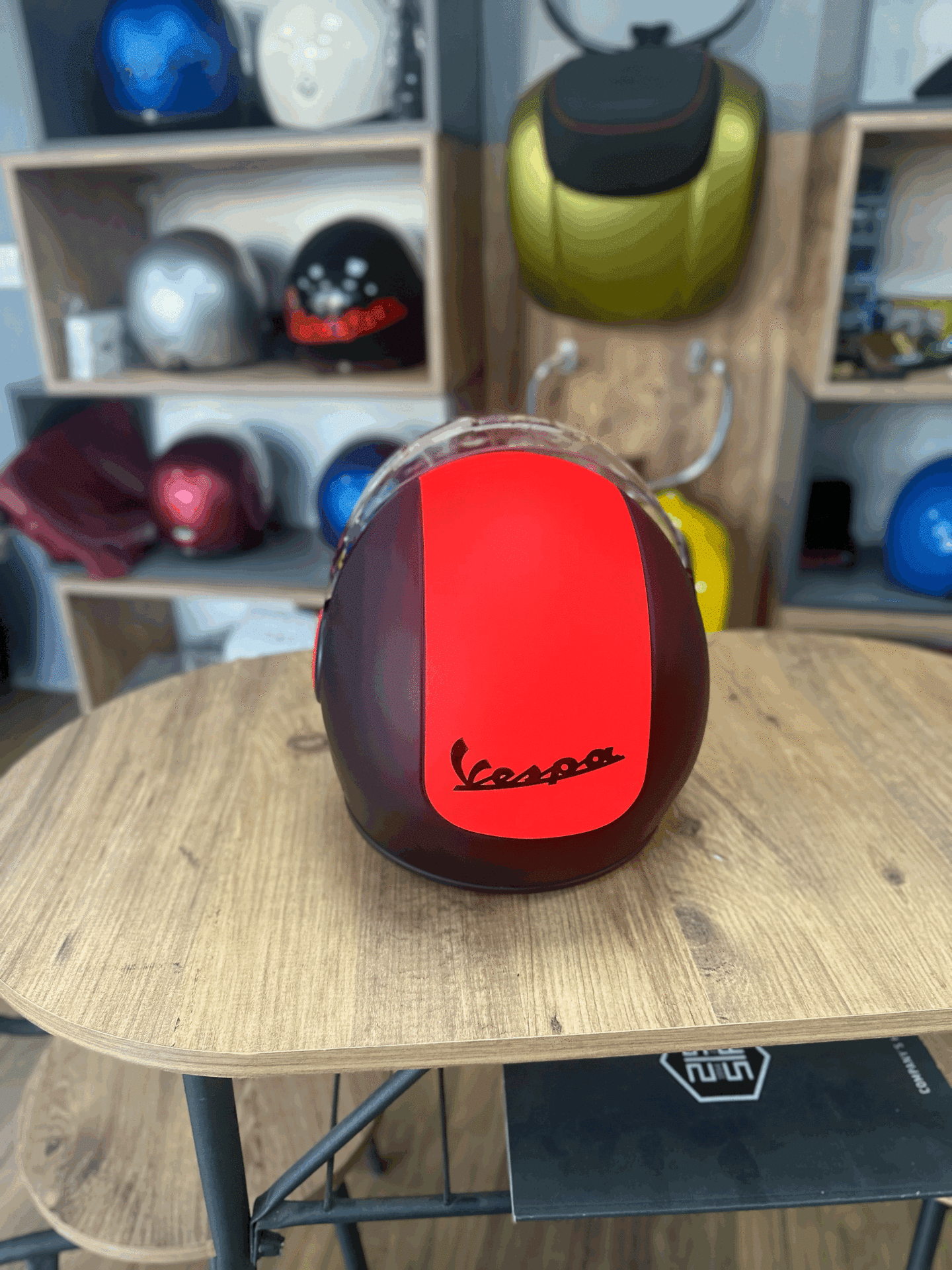 VESPA KIRMIZI SİYAH VJ KASK