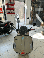 VESPA GTV 300 ÖN CAM UZUN BOY ANAHTARSIZ MODEL 2023