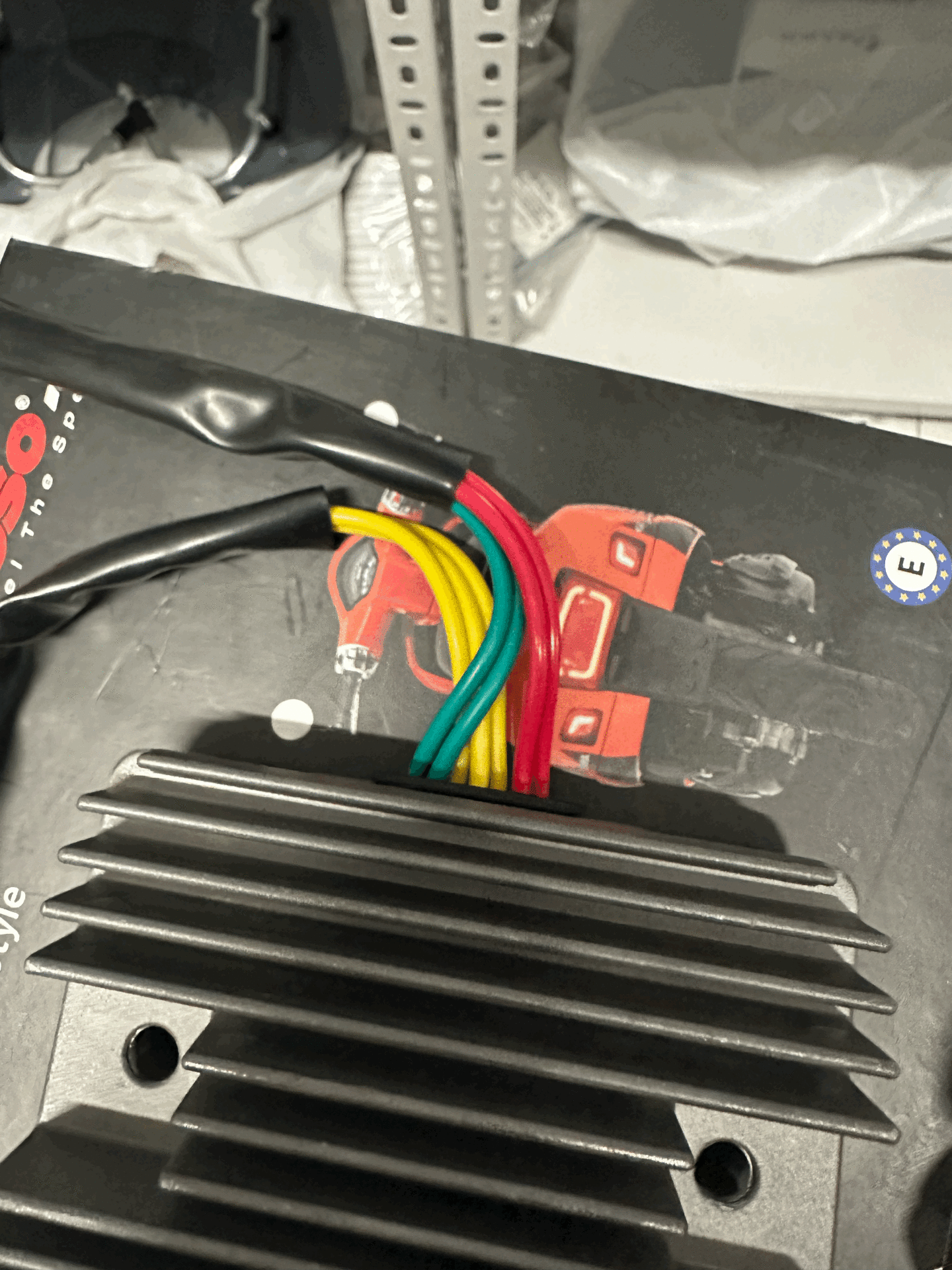 VESPA PİAGGİO APRİLLA VOLTAJ KONJEKTÖR REGULATÖR