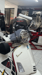 VESPA GTS ÖN CAM FÜME ANAHTARSIZLAR İÇİN 2023 MODEL