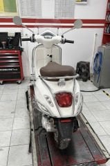 VESPA PRİMAVERA VE SPRİNT KORUMA DEMİRİ ARKA KROM